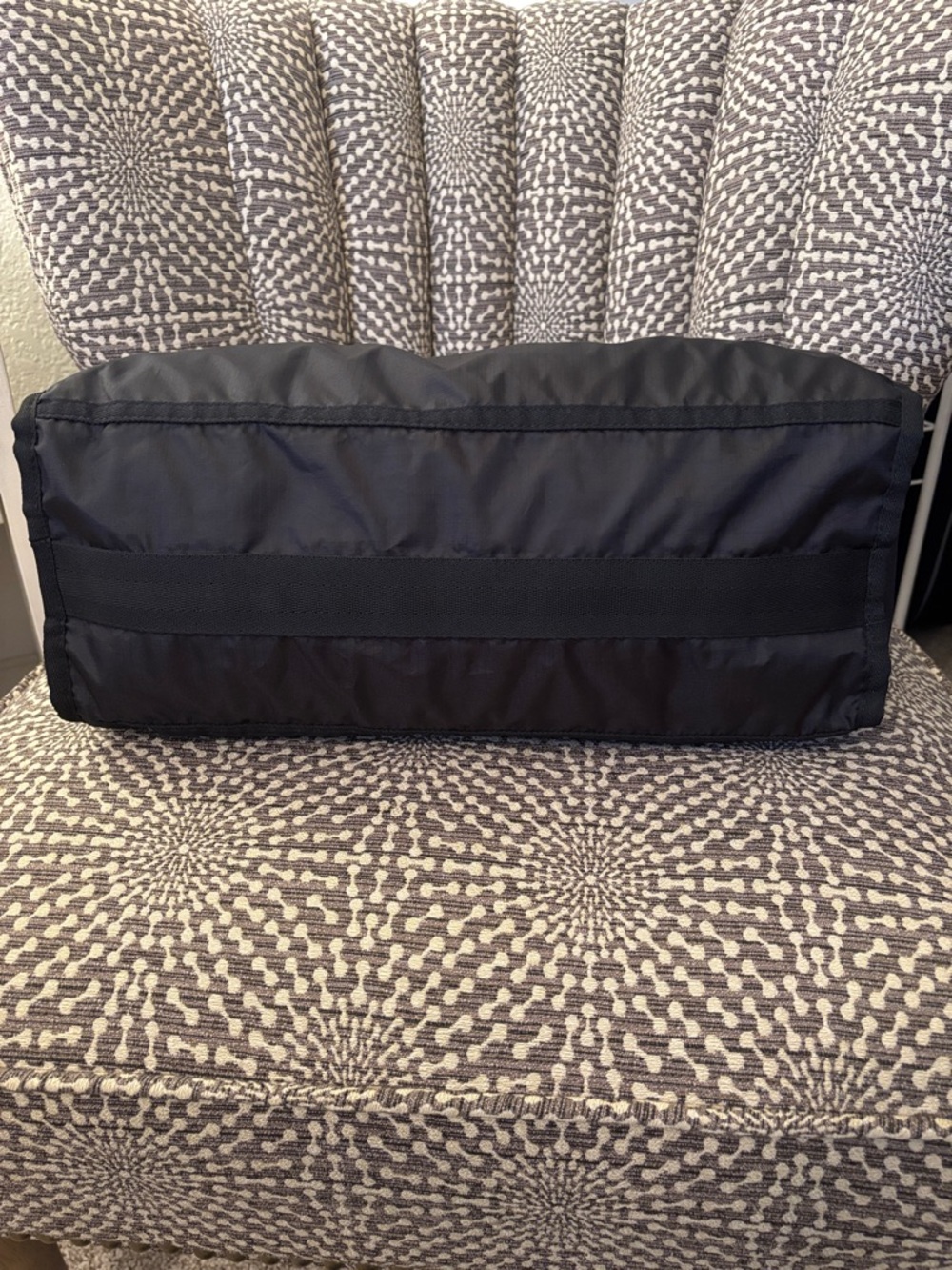 Lesportsac Medium Weekender Black Lightweight Bag Duffle Tote detachable strap - Picture 10 of 15